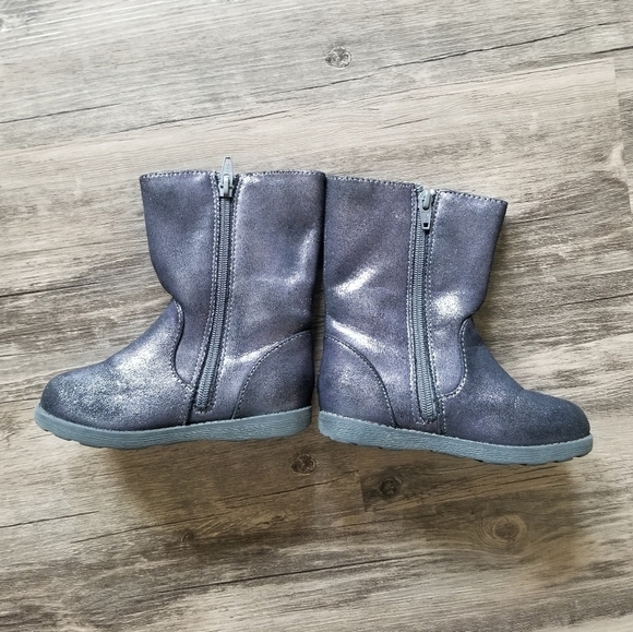 Cat & Jack Metallic Shimmer Ruffle Boots - Picture 4 of 6